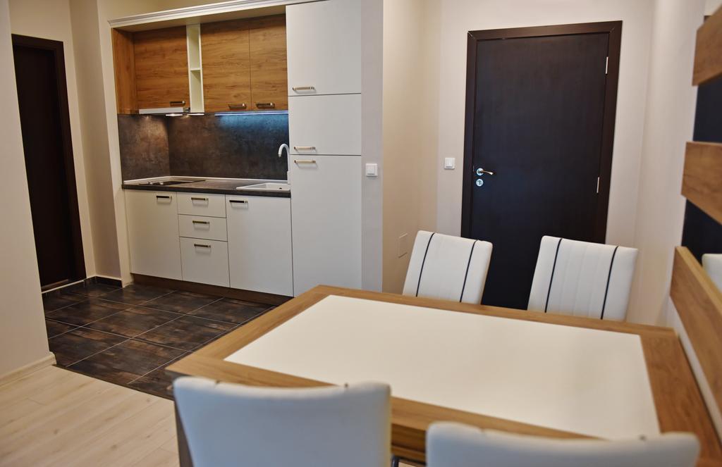 Apartments Lucky Complex 拉夫达 外观 照片